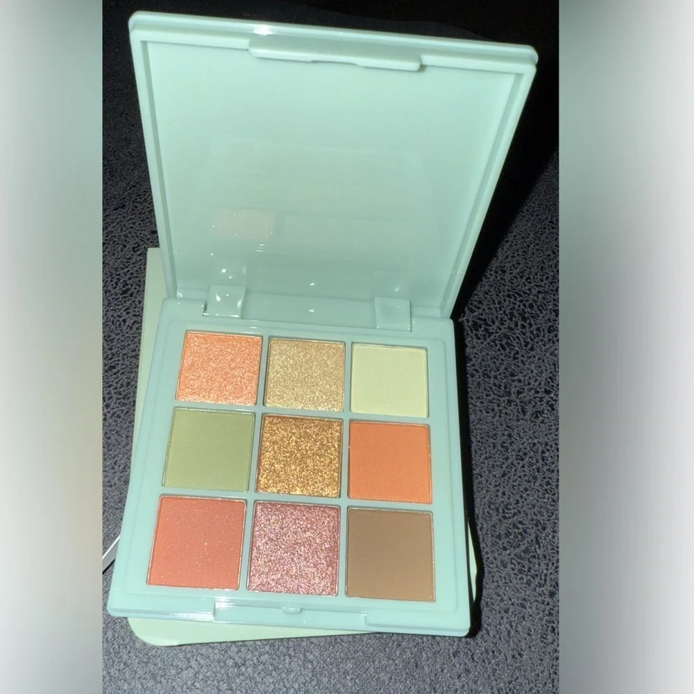 NWT Glowcore Mystic Earth Eyeshadow Palette vegan 9 shades